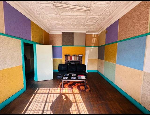 8 BEDROOM HOUSE FOR SALE IN GERMISTON STATION